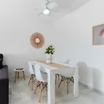 Holi-Rent Las Olas
