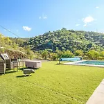 Cozy Home In Arenas With Swimming Pool