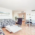 Beautiful Apartment In Malaga With Kitchen