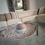 4 Bed 3 Bath Villa Sleeps 8, Pool Wifi Tv Close To Beach Restaurants And Shops