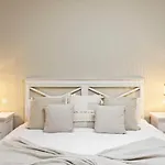 2 Bedroom Apartment In The Heart Of Puerto Banus