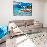 Blue Suites B5-403