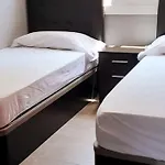 Exclusive House Close To Airport