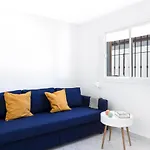 Lovely 2-Bedroom Home In Pueblo Nuevo De Guadiaro
