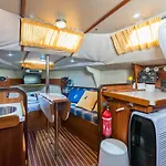 Pequeno Velero En Port Forum Ideal Para Backpackers