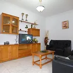 Apartment - 3 Bedrooms With Wifi - 2479