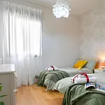 -Malagasunapts- Central Freeparking Rooftoppool