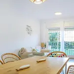 3 Bedroom Cozy Apartment In Sanlucar De Barrameda