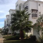 2091- Apt Close From All Amenities