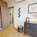 Renfurbis Vista Moderno 2 Rooms