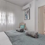 014 Bright And Modern 2 Bed Apt Near Beach