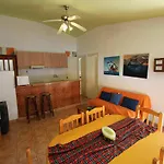 Vacaciones Frente Al Mar: Casa Con Wifi, Aire Opcional, Mascotas Bienvenidas Y Playa Para Perros - Es-184-24