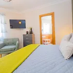 Cubo'S Liberty Apartment