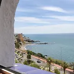 Mediterranean Villa - Sea Views & Heatable Pool