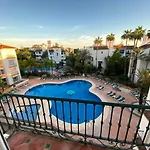Apartamento De Lujo Elviria Urb Ona Club Marbella