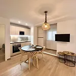 Huerto & Private Patio In The Old Town By Ele Apartments