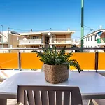 Apartamento A 50 Metros De La Playa, Luminoso Y Acogedor