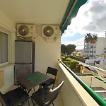 Tranquilo , Soleado Cerca De La Playa