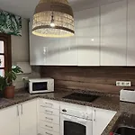 Estepona - Playa - Villa De 2 Dormitorios En Urbanizacion Cerca Del Mar