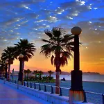 Aparment Neptuno- Located On The Promenade A Few Metres From The Beach.
