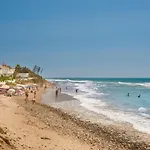 Beautiful Villa 2 Steps From The Beach