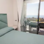 Blue Suites B5-203