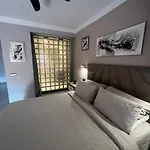 Beachfront Apartment - Sea Views - Marbella