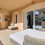 Stunning 2 Bedroom Apartment In Aloha Hill Club