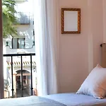 La Fuente Apt6, Frigiliana Amazing 2 Bedroom Family Apartment With Views, Padel Court And 2 Pools Hansonholiday Rentals