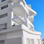 Sea Breeze, Large Apartment With Workspaces & A Great View