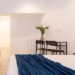 Bilbao Rooms & Kitchen Zorroza