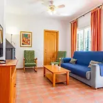 Cozy Apartment In Alcaucin With Wifi
