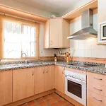 Cozy Apartment In Alcaucin With Wifi