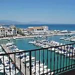 Marina Real 252