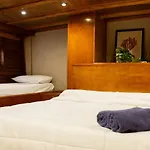 Barco Clasico En Barcelona
