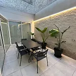 Precioso Apartamento Con Patio. Pyp