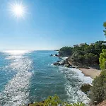 2 Min From The Sea Pool, Comfort And Free Wifi