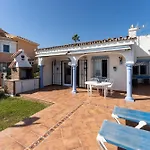 11 House In Front Of The Sea