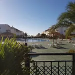 Casa Baja Naturista Con Patio En Primera Linea De Playa Con Piscina Comunitaria!