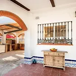 Lovely Home In Chiclana De La Fronter With Wifi