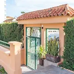 Beachside Paradise: Stylish 3Br Apt Near The Beach