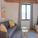 Feelathome Stadium Apartments