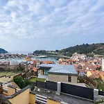 La Nogalera Con Vistas Al Mar Y A La Montana