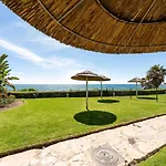 Seafront Beach House Rocas Del Mar