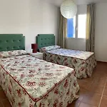 Apartamento De 3 Dormitorios A 60 M De La Playa En La Isleta, Cabo De Gata