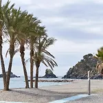 Apartment 250 M From The Beach