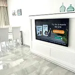 Mi Capricho Beachfront- P300 - Apartment With Sea View