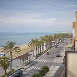 R143 Beachfront Apartment Dorianne