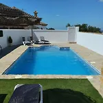 Casa Luype I Piscina Comaprtida