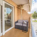 1 Bedroom Cozy Apartment In Miramar